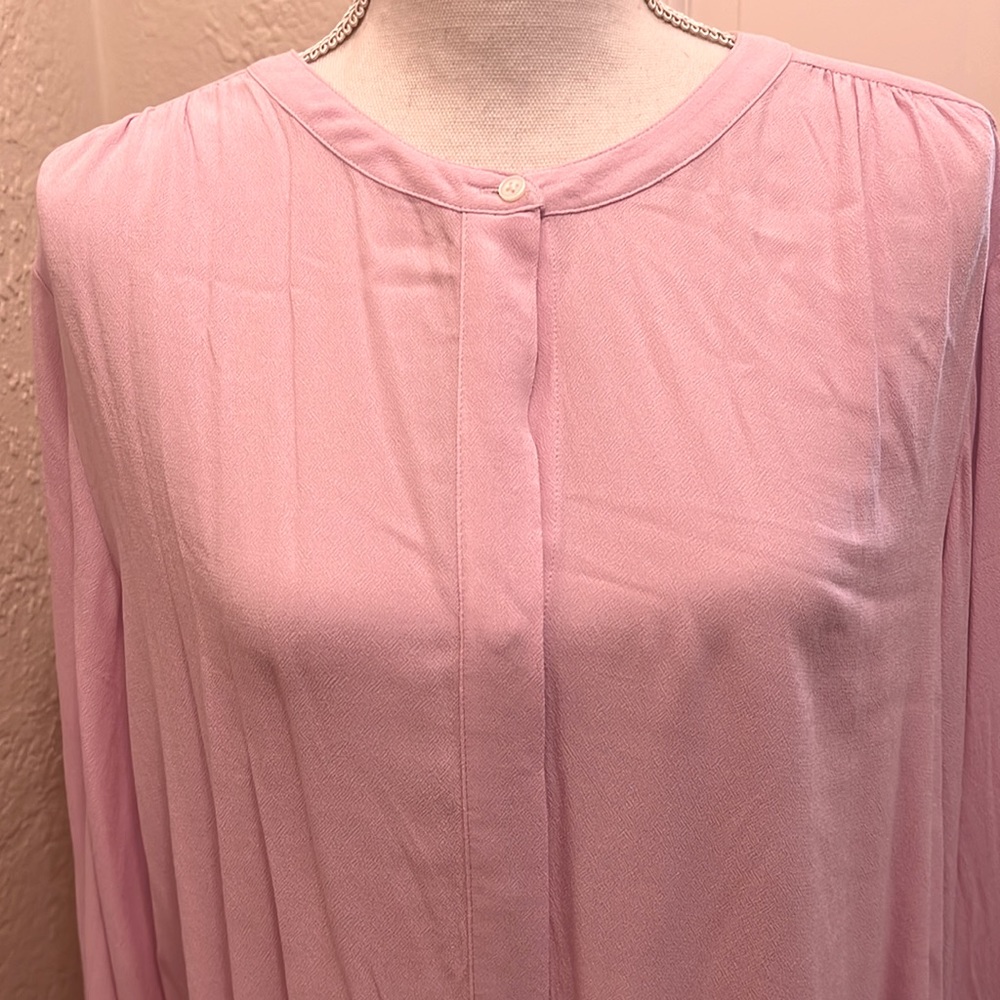 NWT- Banana Republic jewel neck long sleeve blouse. Size L